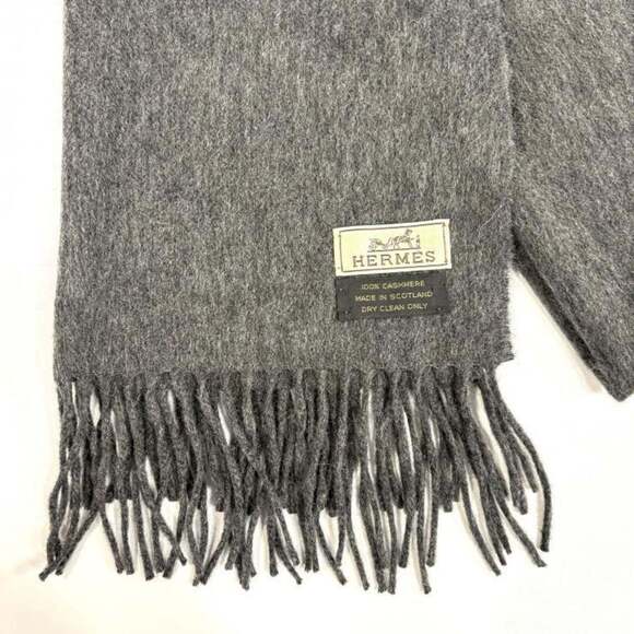 HERMES Authentic Gray Scarf - Picture 2 of 6